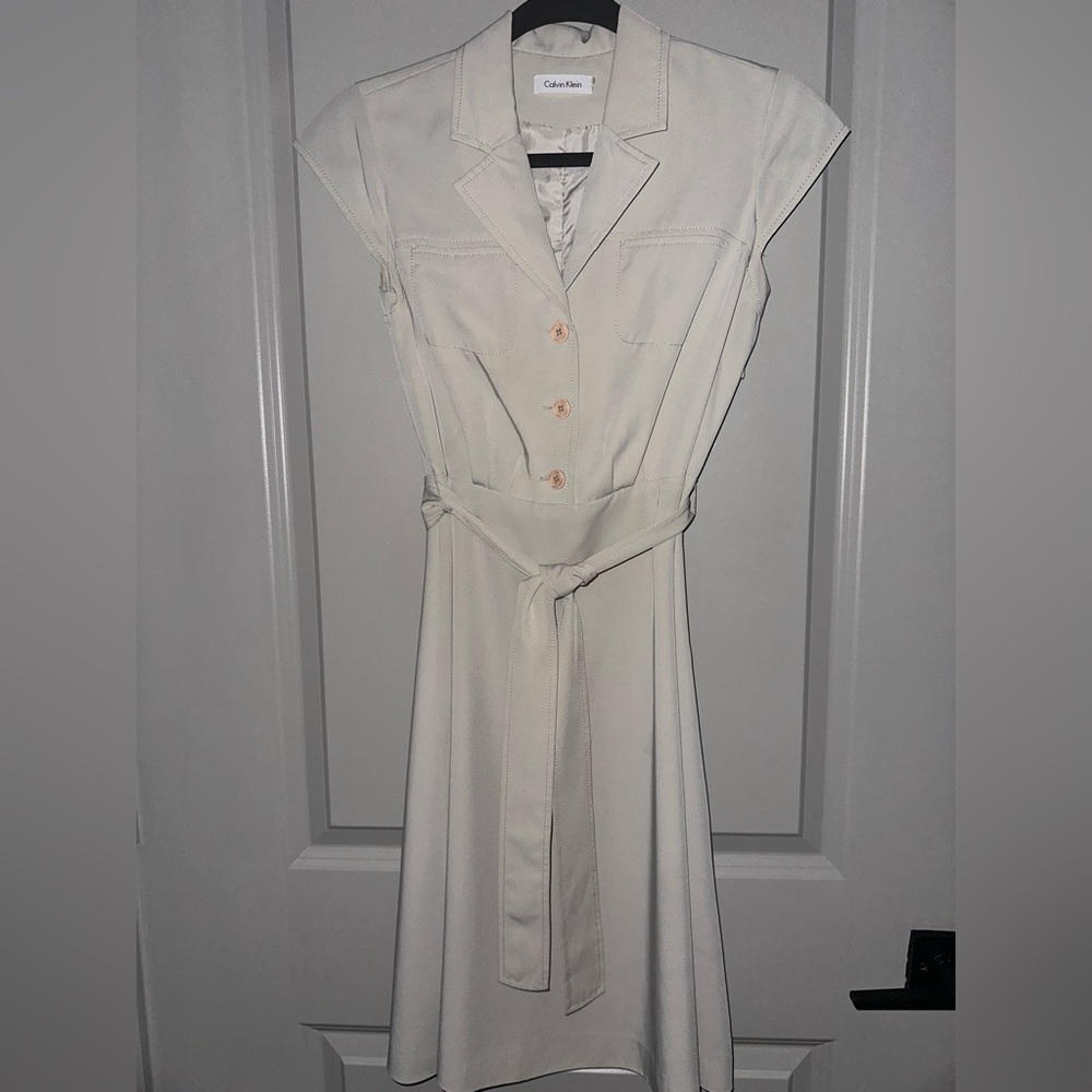 CALVIN KLEIN KHAKI KNEE LENGTH DRESS // CAPSLEEVE // SIZE 0